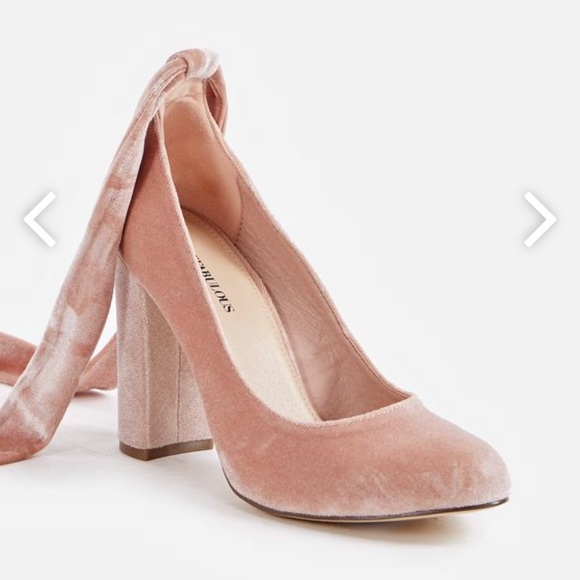 Beautiful heels new never worn - Picture 4 of 5